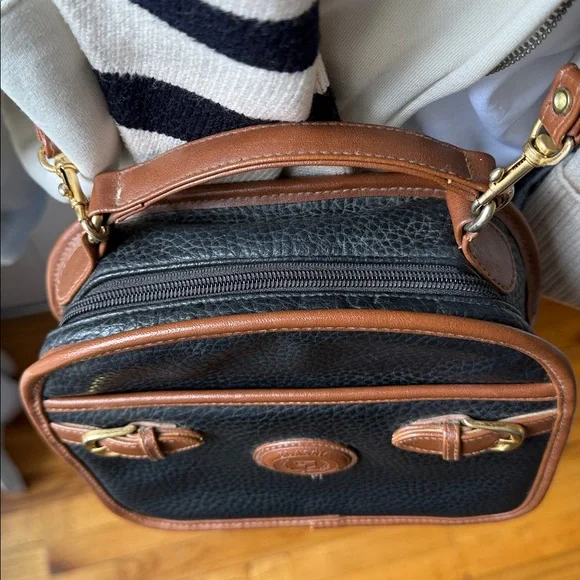 Vintage Faux Leather Crossbody Bag - Picture 4 of 13